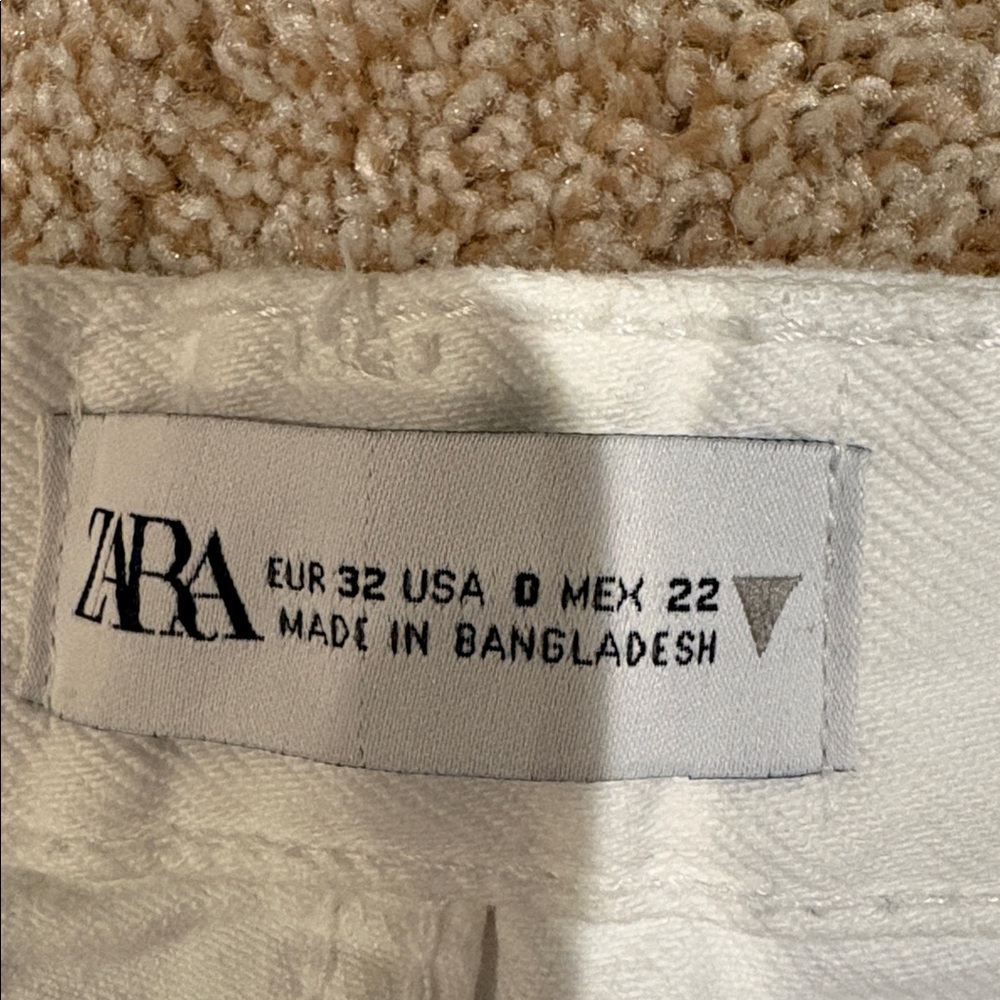 Zara White Distressed Jeans - Picture 3 of 8